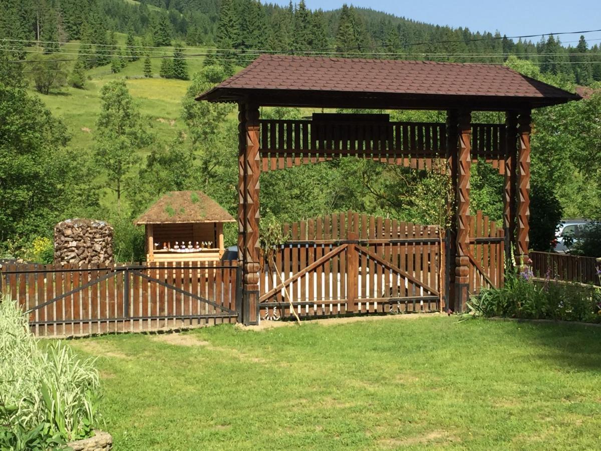 Pensiunea Agroturistica Casa Colinita Vatra Moldoviţei Exteriér fotografie